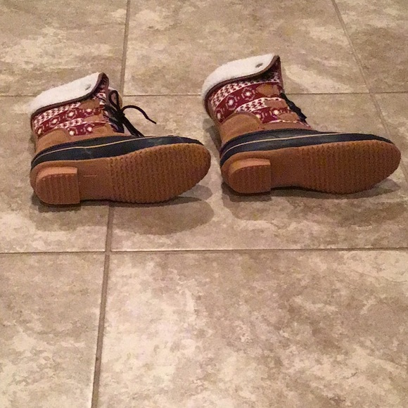 NWT Size 8 Khombu boots - Picture 5 of 6